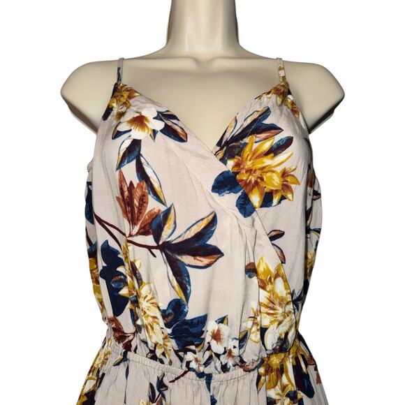 Gypsies & Moondust floral wrap front romper - size L - Picture 4 of 7